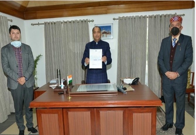 Cheque of Rs. 51 lakh presented to Hon'ble Chief Minister  Sh. Jai Ram Thakur